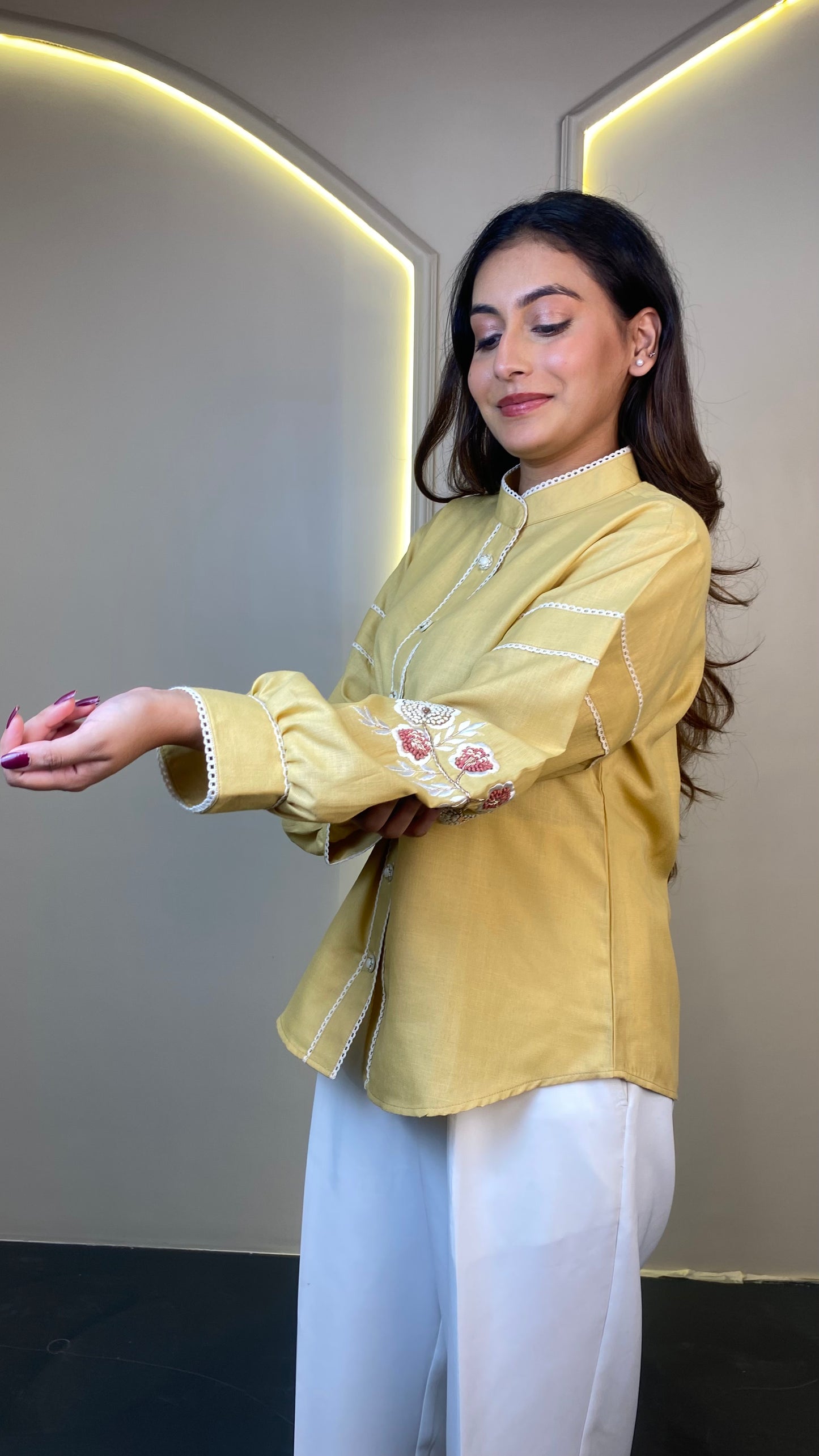 EMBROIDERED Casual Top