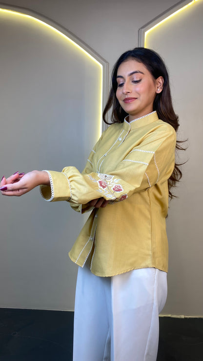 EMBROIDERED Casual Top