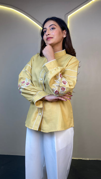 EMBROIDERED Casual Top